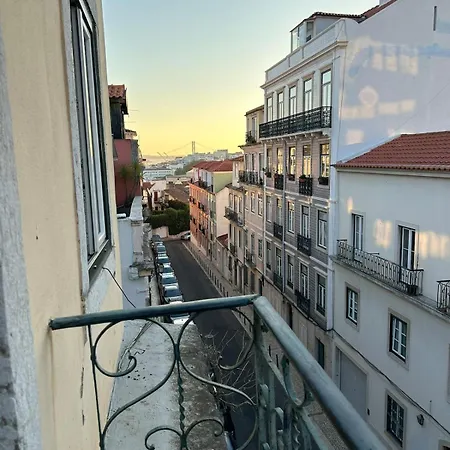 Appartement Cozy With A View Of The 25 De Abril Bridge Lisboa